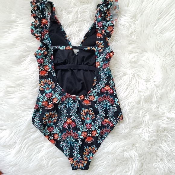 Jessica Simpson Estilo Floral Ruffle One-Piece Swimsuit Size Small - Picture 9 of 13